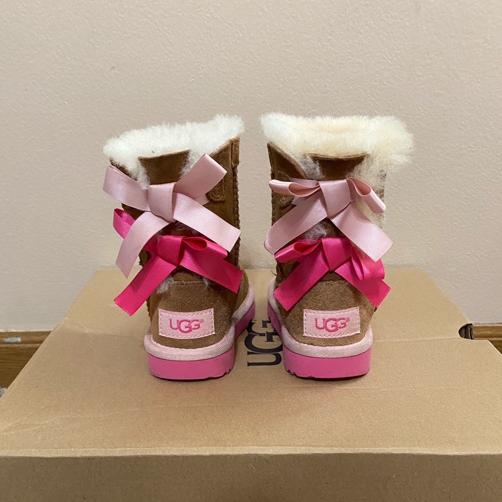 Kidz Ugg Boot size 7